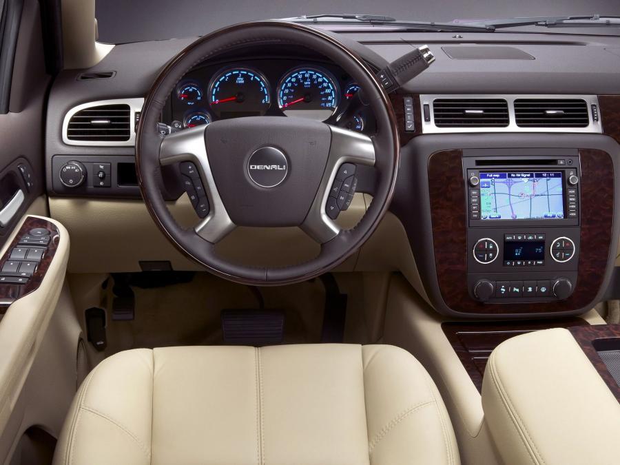  GMC Yukon Denali 2006 года  (фото 6 из 22)